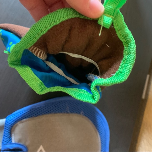 Pet grooming rubber bristle brush mittens - Picture 6 of 7